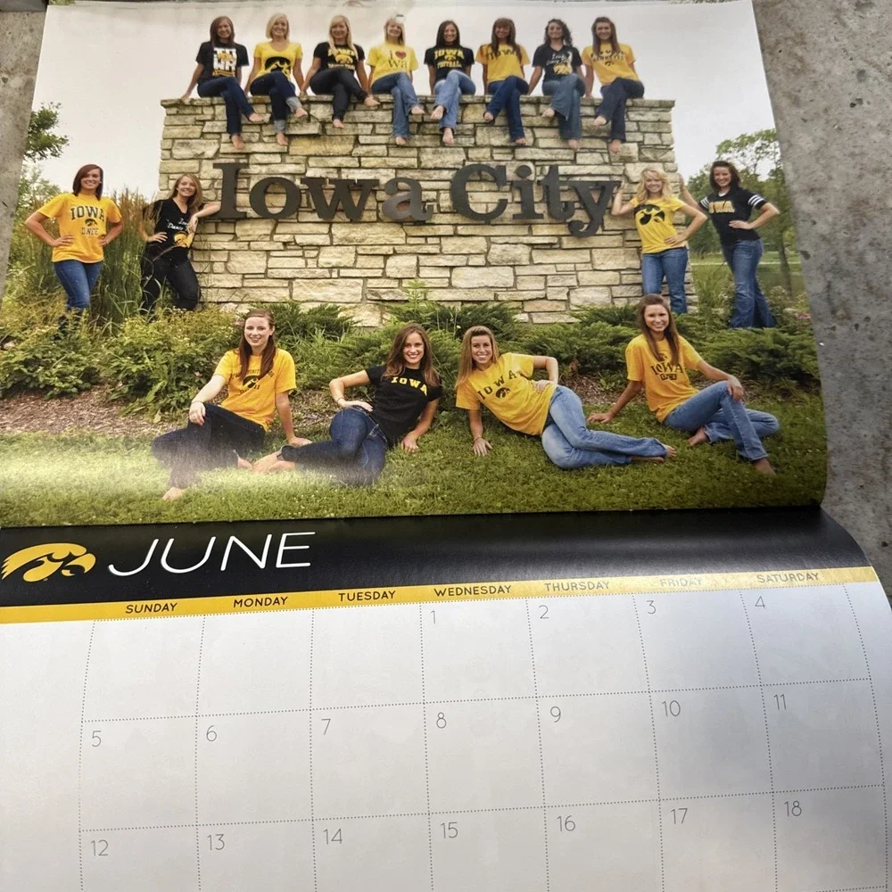 University Of Iowa SPIRIT SQUADS 2010-2011 Cheerleading Herkey Dance Team‎